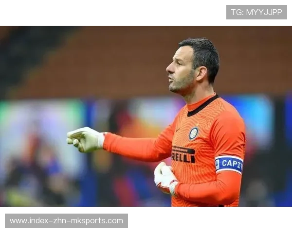 国米后防解围：拯救险情的隐形英雄